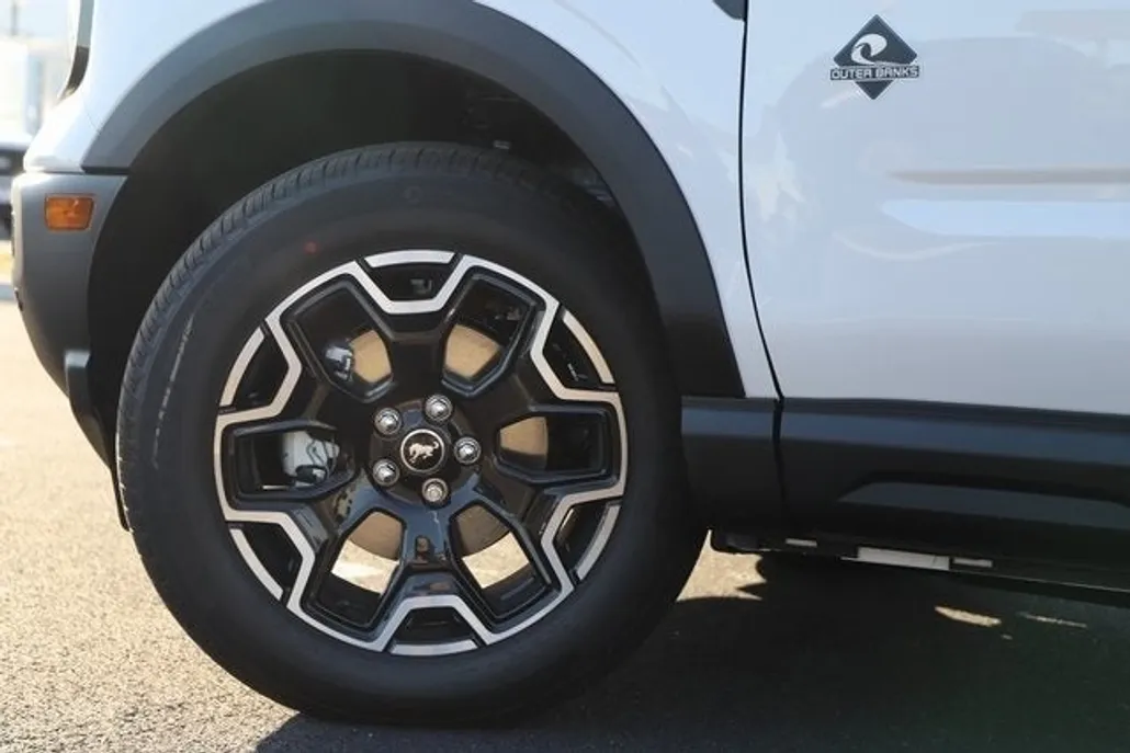2025 Ford Bronco Sport Outer Banks photo 1