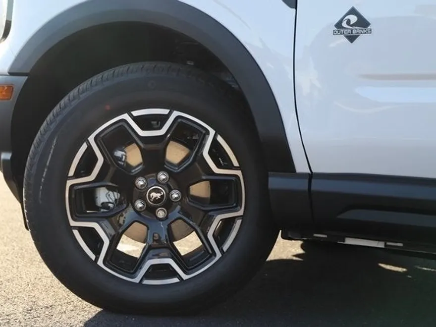 2025 Ford Bronco Sport Outer Banks photo 1