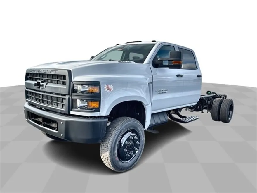 2023 Chevrolet Silverado 5500HD Work Truck photo 1