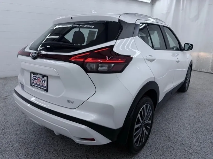 2023 Nissan Kicks SV photo 1