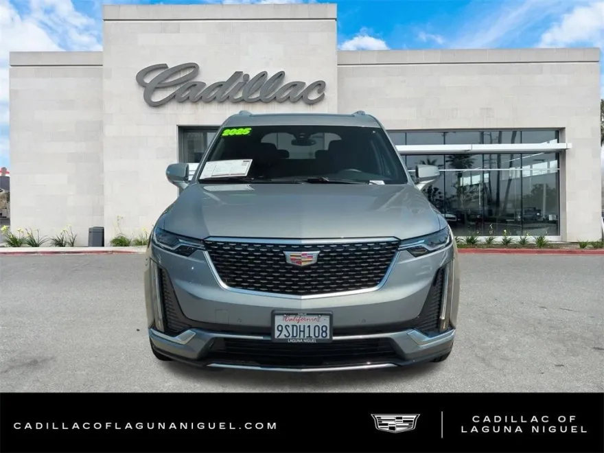 2025 Cadillac XT6 Luxury photo 1