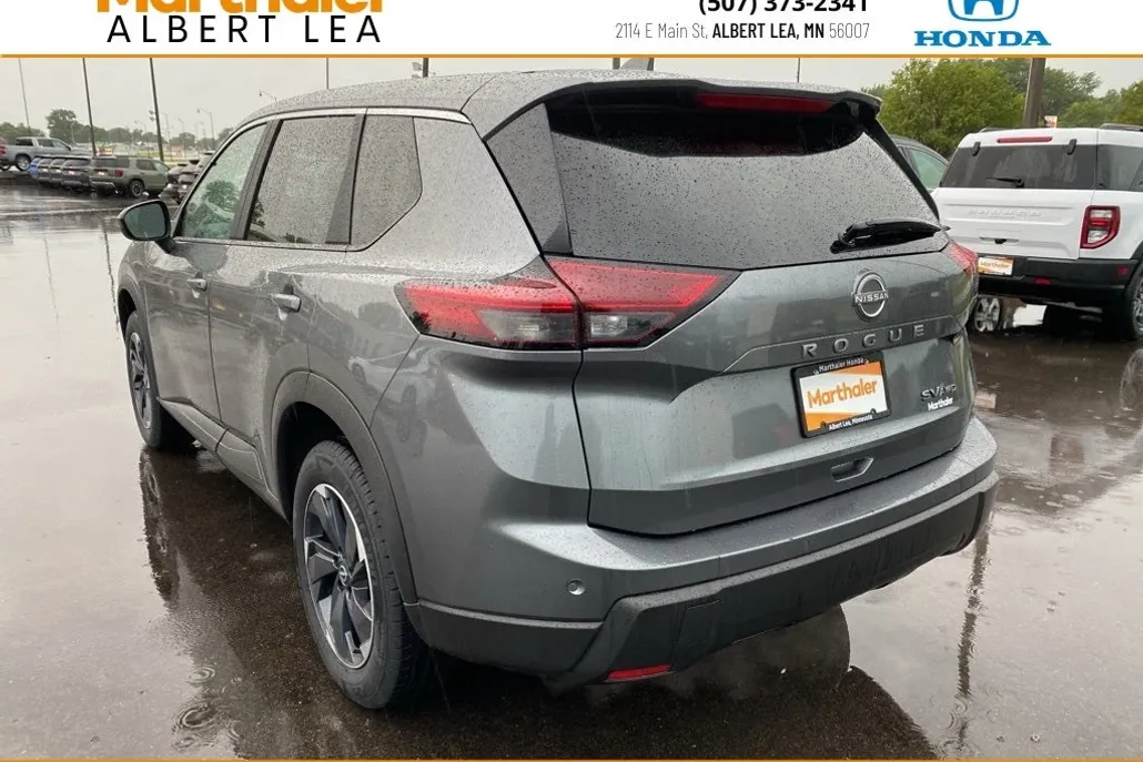 2024 Nissan Rogue SV photo 1
