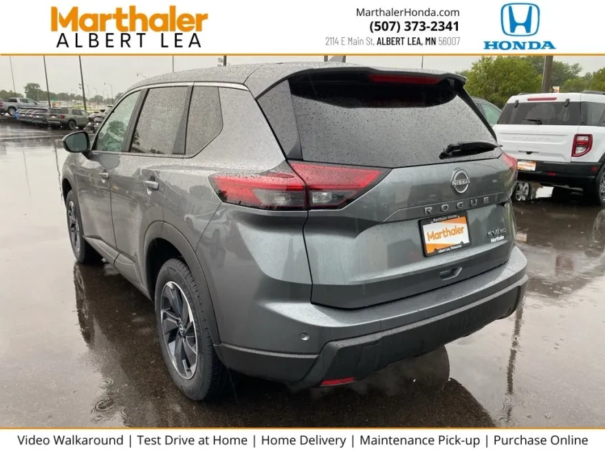 2024 Nissan Rogue SV photo 1