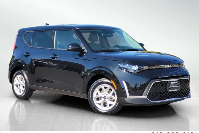 2023 Kia Soul LX photo 1