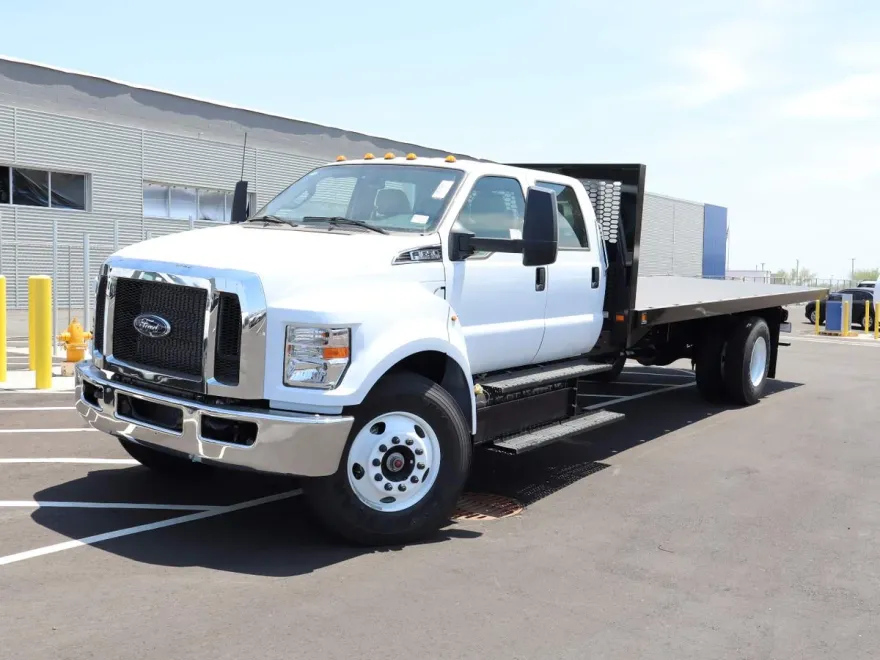 2025 Ford F-650 SuperCab Crew Cab photo 1