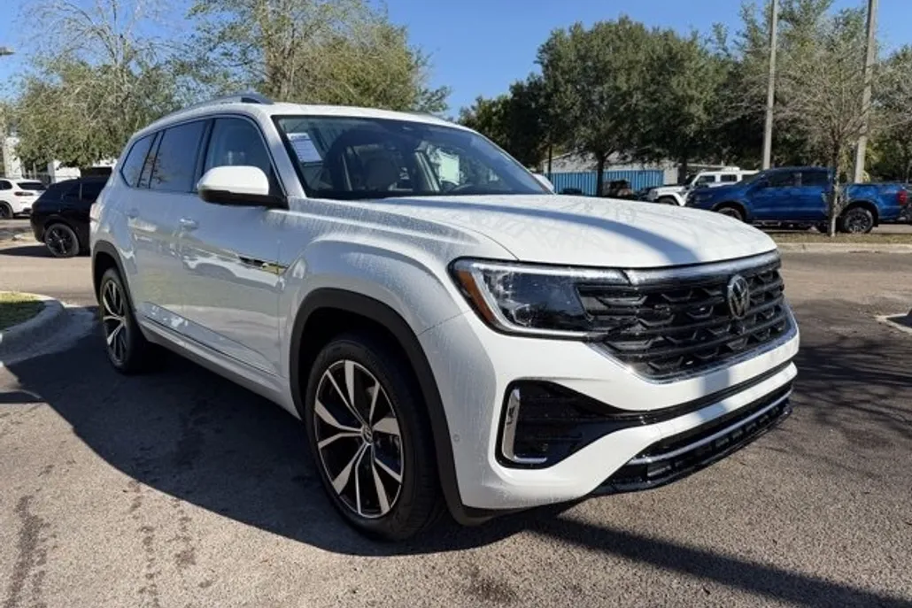 2026 Volkswagen Atlas SEL Premium R-Line photo 1