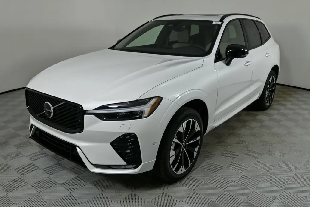 2026 Volvo XC60 B5 Plus photo 1