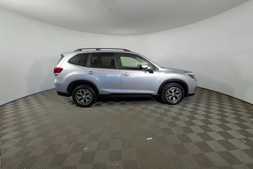 2019 Subaru Forester Premium photo 1