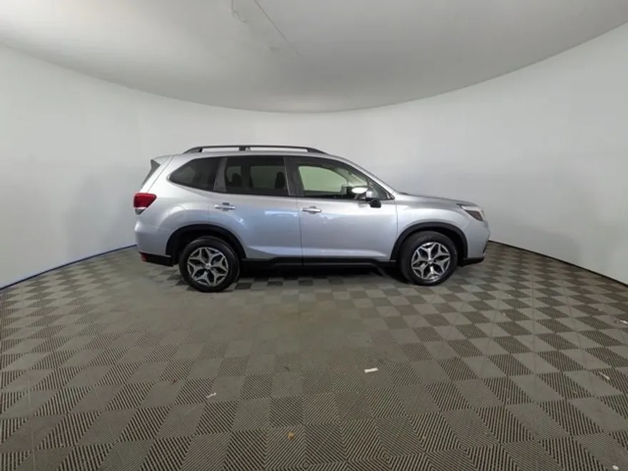 2019 Subaru Forester Premium photo 1