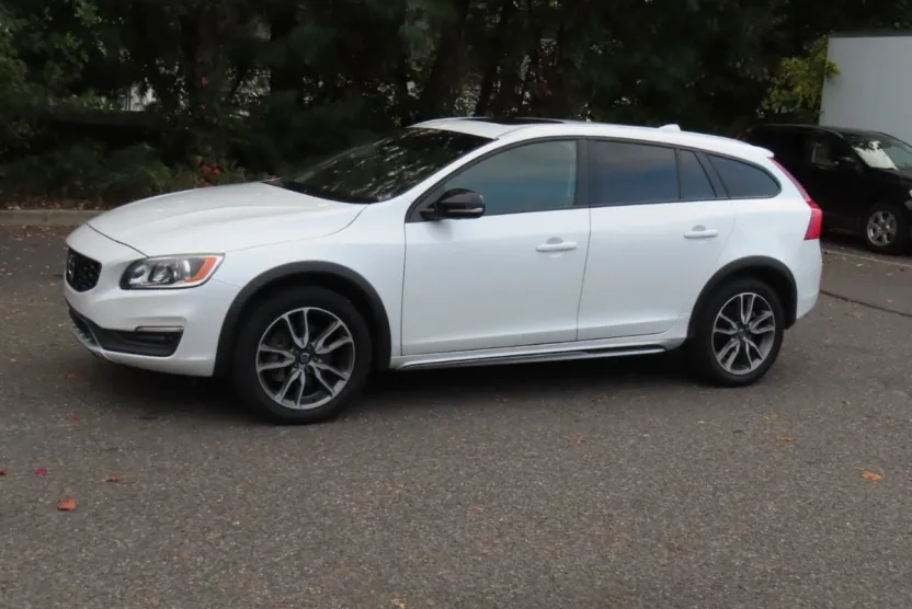 2018 Volvo V60 Cross Country T5 AWD photo 1