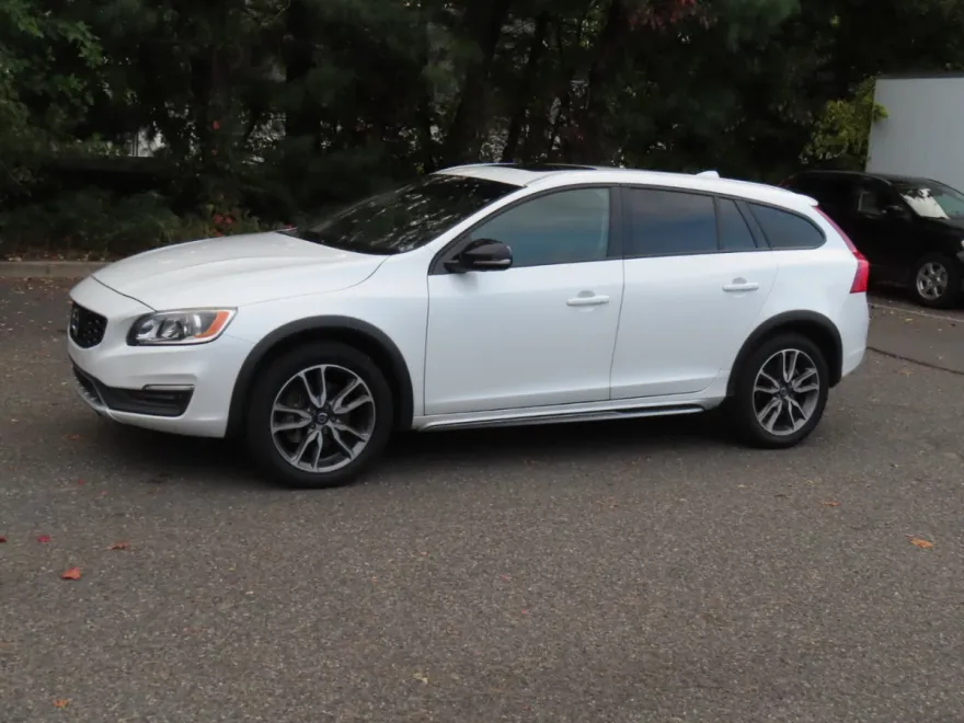 2018 Volvo V60 Cross Country T5 AWD photo 1