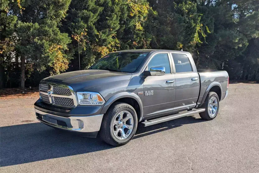 2016 Ram 1500 Laramie photo 1