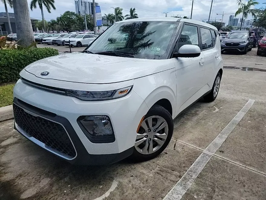 2021 Kia Soul LX photo 1
