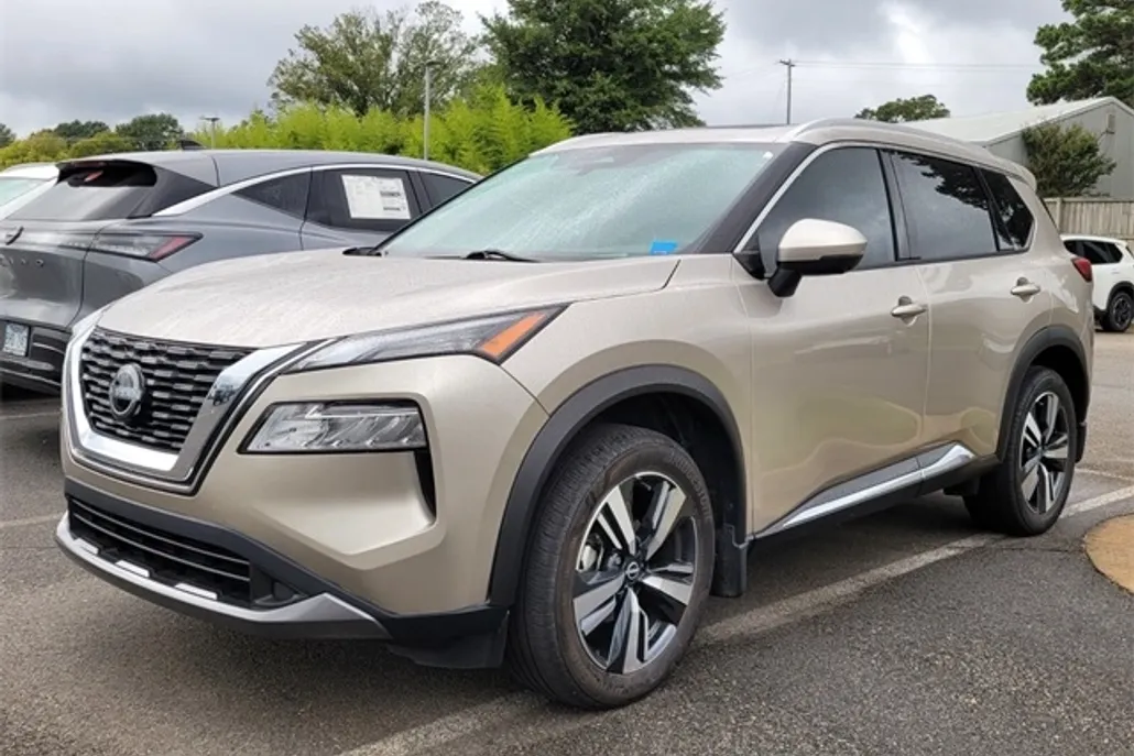 2023 Nissan Rogue SL photo 1