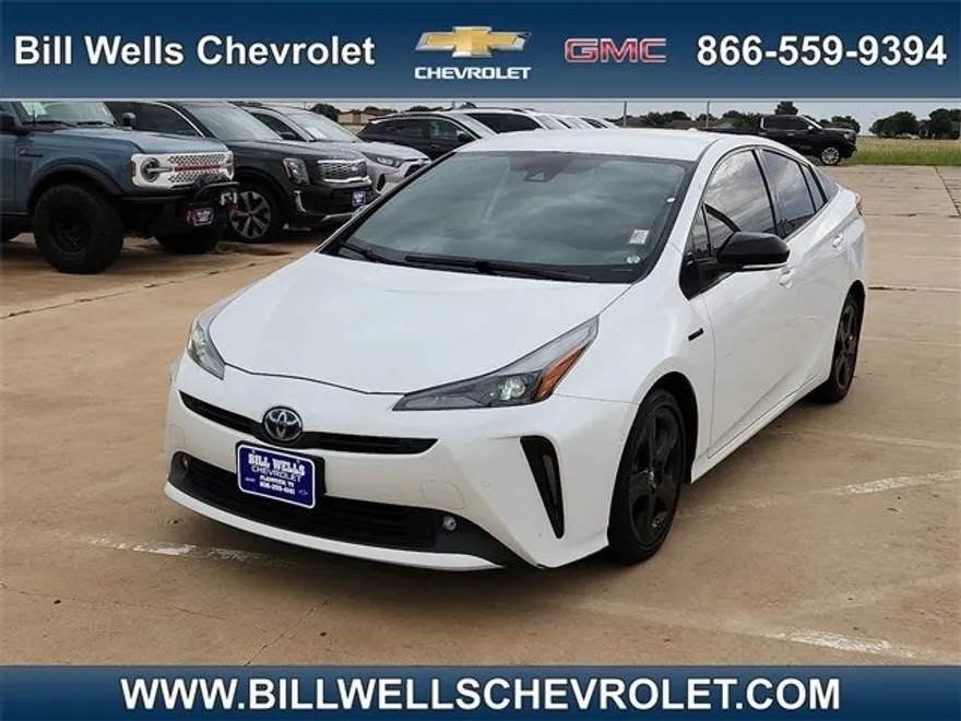 2021 Toyota Prius L Eco photo 1