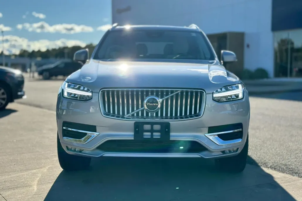 2024 Volvo XC90 B5 Plus photo 1