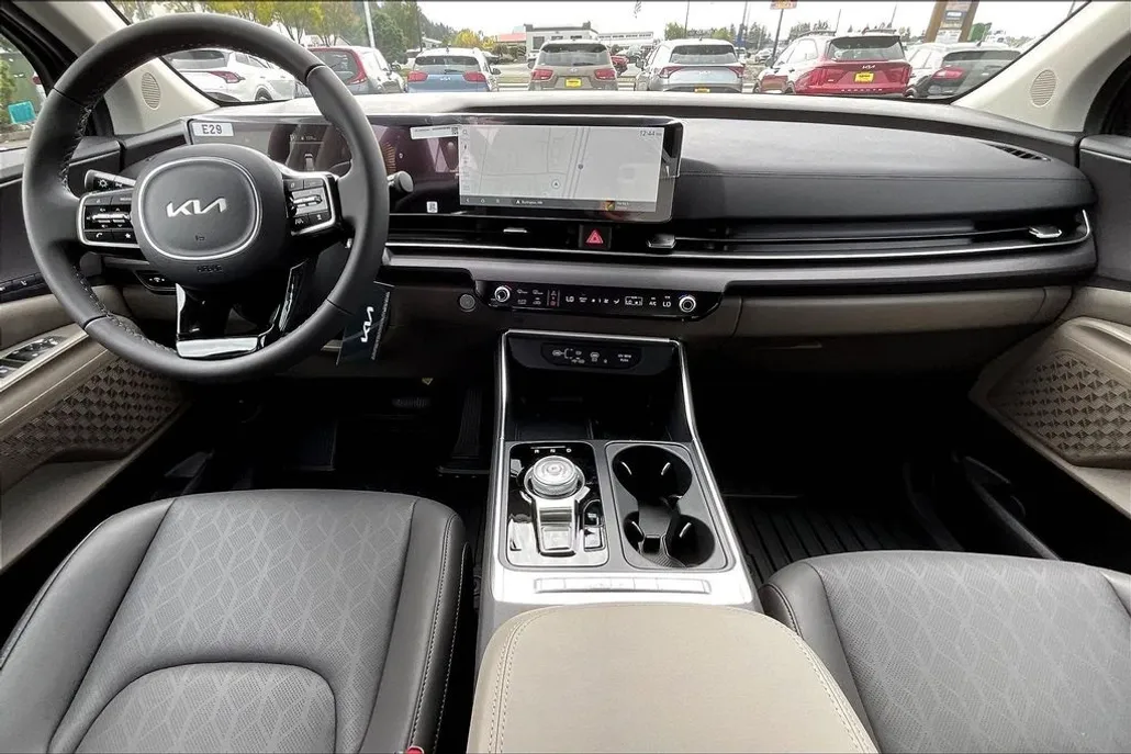 2026 Kia Carnival EX photo 1
