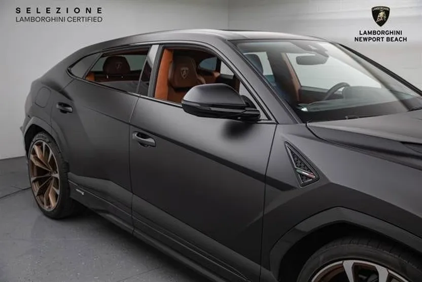 2023 Lamborghini Urus S photo 1