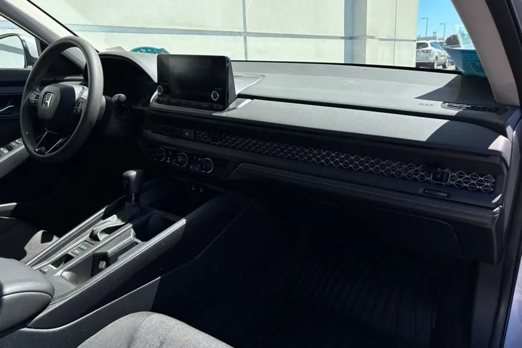 2023 Honda Accord LX photo 1