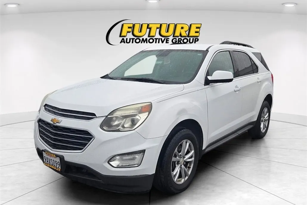 2017 Chevrolet Equinox LT photo 1