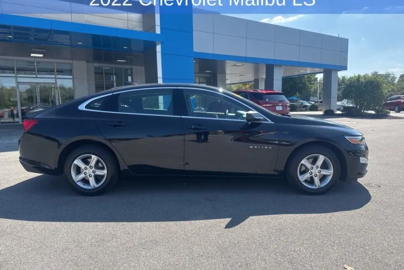 2022 Chevrolet Malibu LS photo 1
