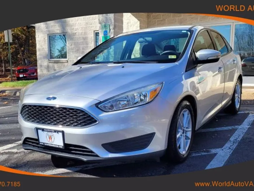 2017 Ford Focus Sedan photo 1