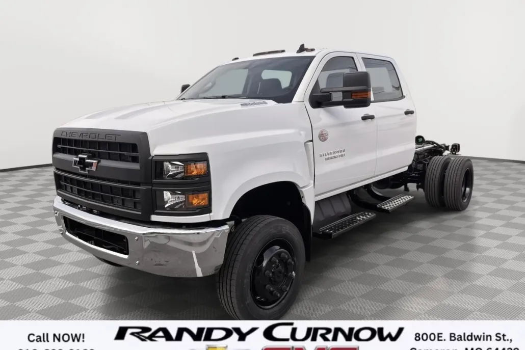 2024 Chevrolet Silverado 6500HD LT photo 1