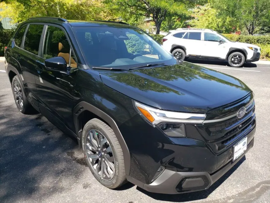 2025 Subaru Forester Touring photo 1