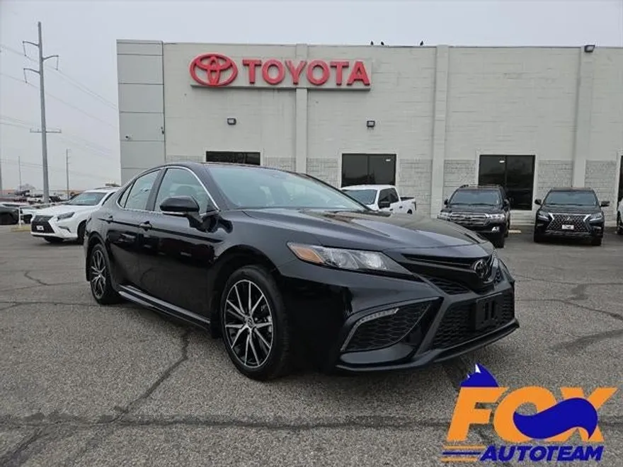 2023 Toyota Camry SE photo 1