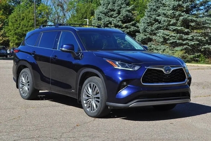 2023 Toyota Highlander Hybrid Platinum photo 1