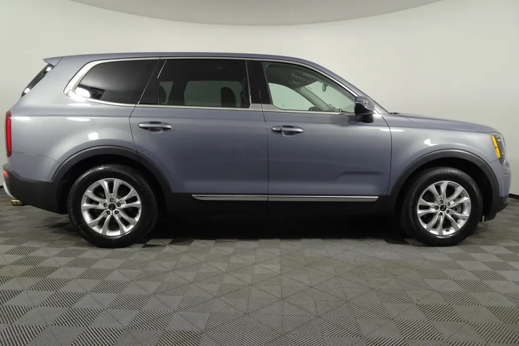 2020 Kia Telluride LX photo 1