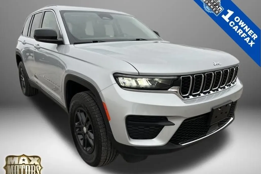 2023 Jeep Grand Cherokee Laredo photo 1
