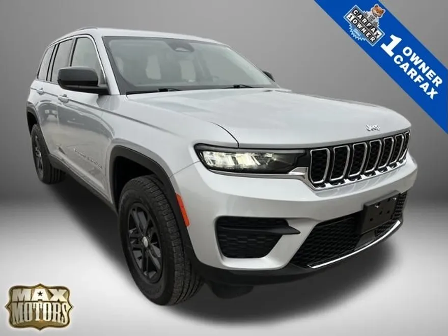 2023 Jeep Grand Cherokee Laredo photo 1