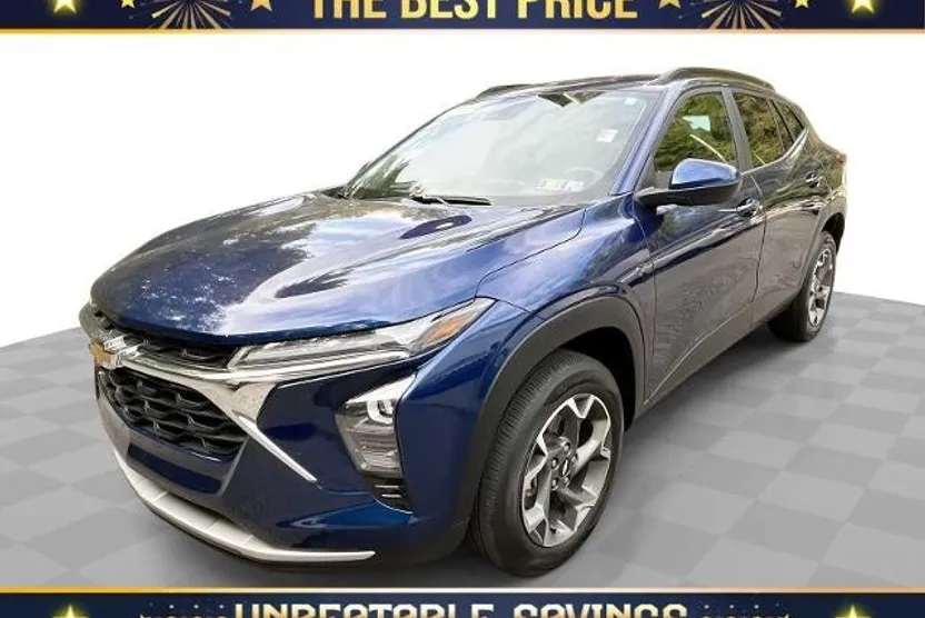 2024 Chevrolet Trax LT photo 1