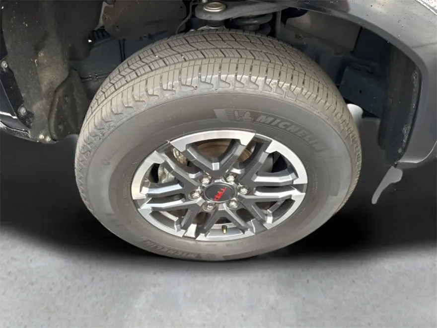 2024 Toyota Tacoma TRD Sport photo 1