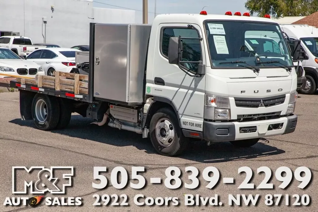 2017 Mitsubishi Fuso FEC52S photo 1