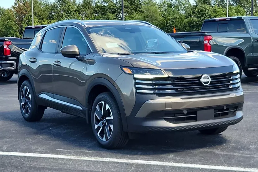 2025 Nissan Kicks SV photo 1