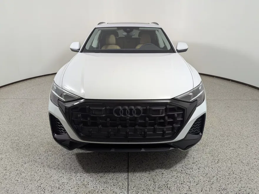 2025 Audi Q8 55 Premium photo 1