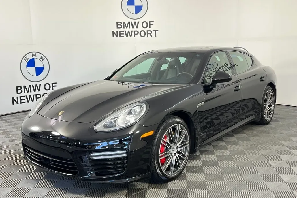 2015 Porsche Panamera Base S photo 1