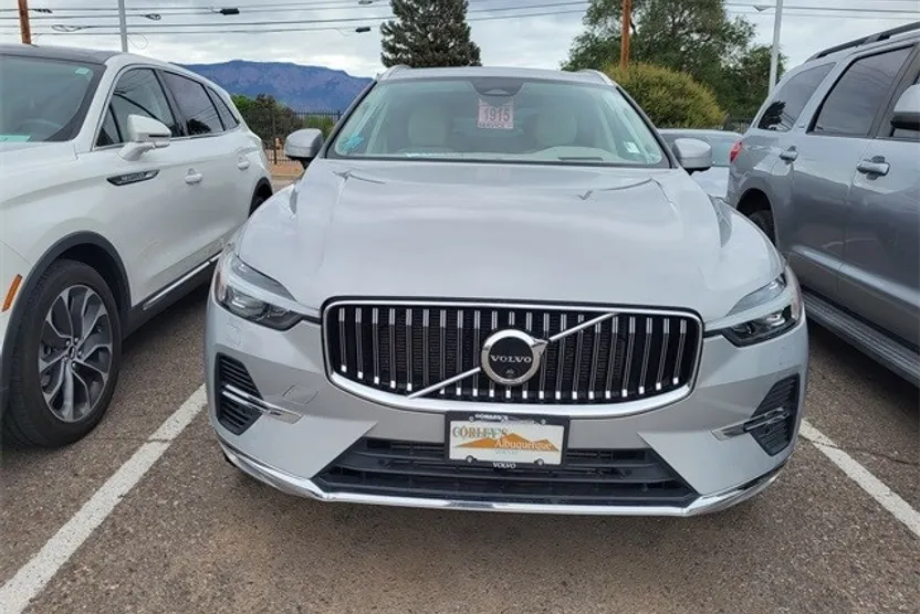 2022 Volvo XC60 Recharge Hybrid eAWD Inscription photo 1