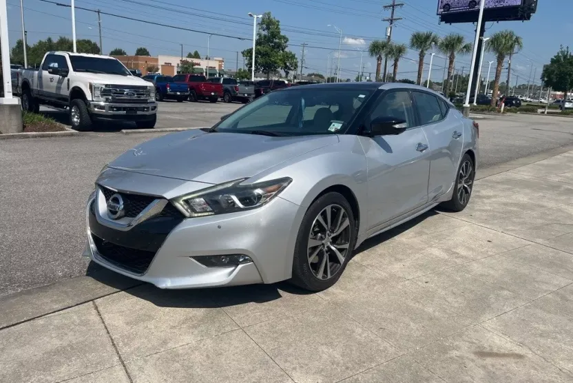 2017 Nissan Maxima Platinum photo 1