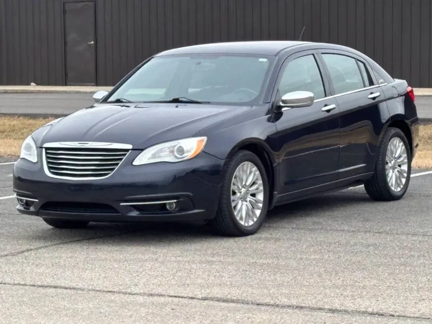 2012 Chrysler 200 Limited photo 1