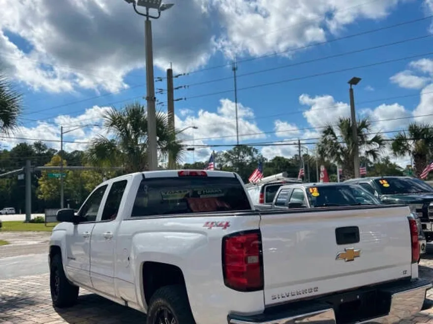 2016 Chevrolet Silverado 1500 LT photo 1
