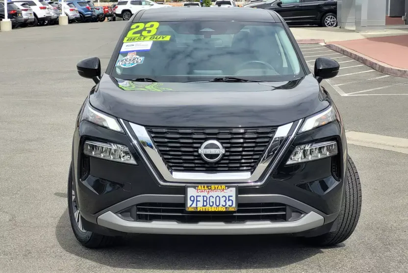 2023 Nissan Rogue SV photo 1