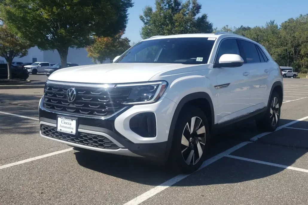 2025 Volkswagen Atlas Cross Sport SEL photo 1