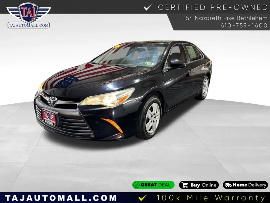2016 Toyota Camry LE photo 1
