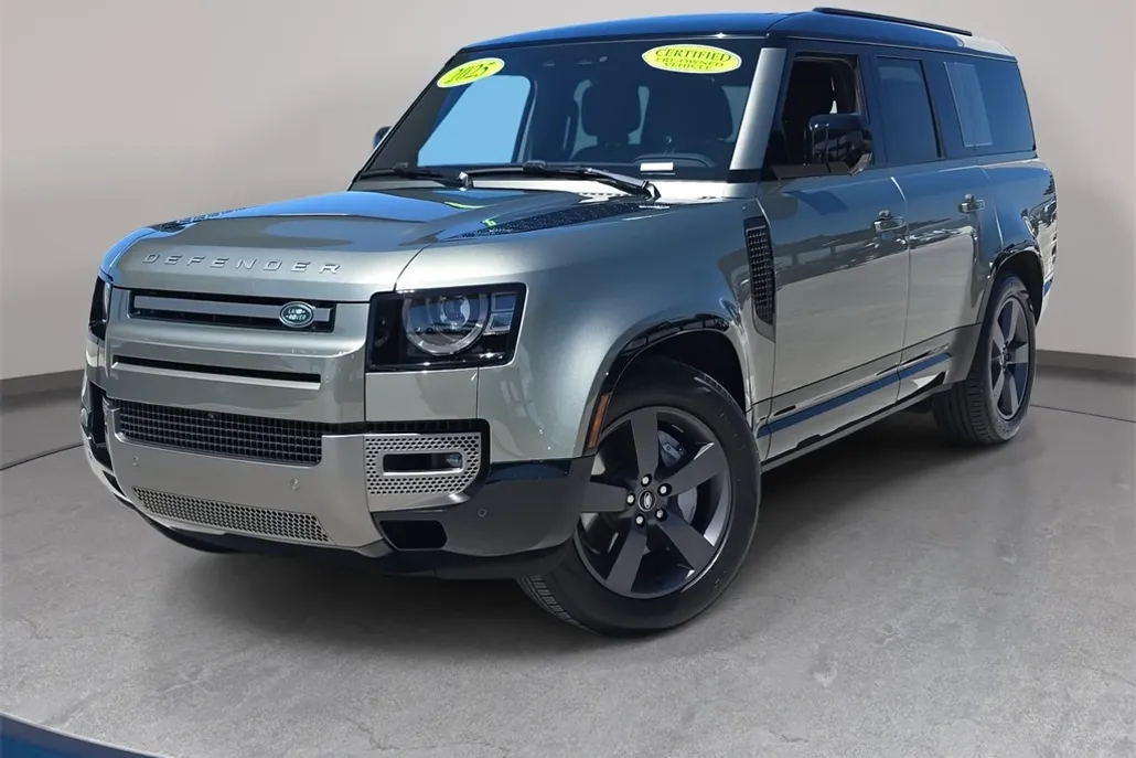 2025 Land Rover Defender 130 X-Dynamic SE photo 1