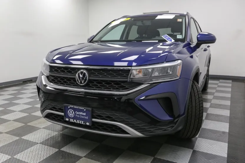 2022 Volkswagen Taos SE photo 1
