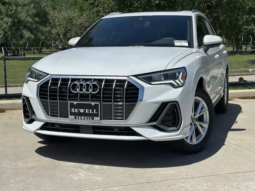 2025 Audi Q3 45 TFSI S line Premium photo 1