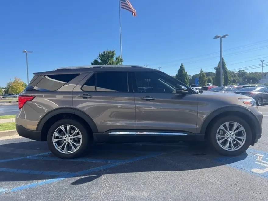2021 Ford Explorer Limited photo 1